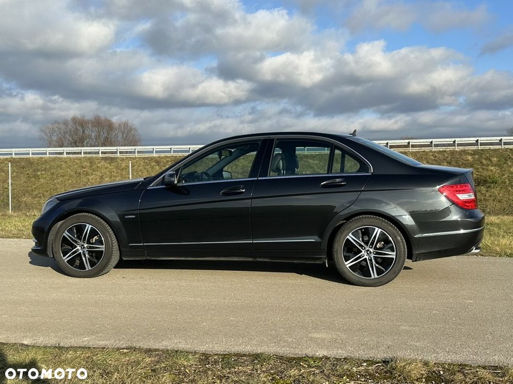 Mercedes-Benz Klasa C 220 CDI BlueEff Avantgarde - 4