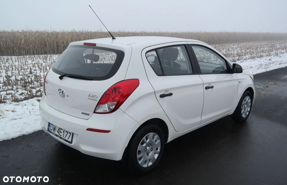 Hyundai i20 1.1 CRDi Classic + - 8