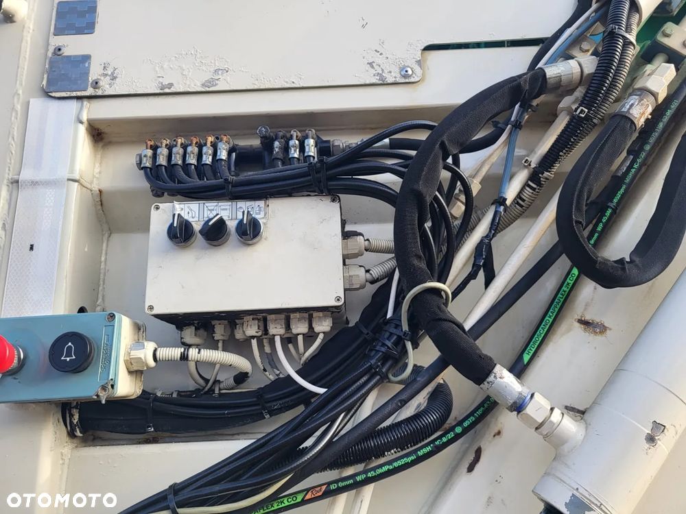 Mercedes-Benz Econic 2630 dwukomorowa - 38