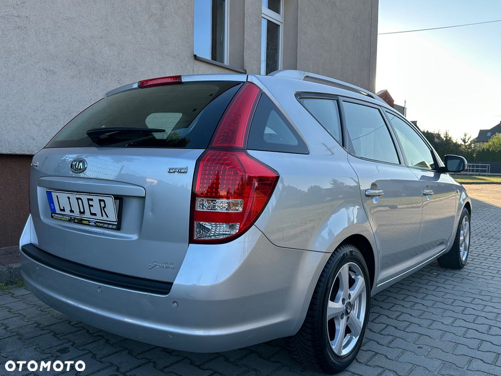 Kia Ceed - 4