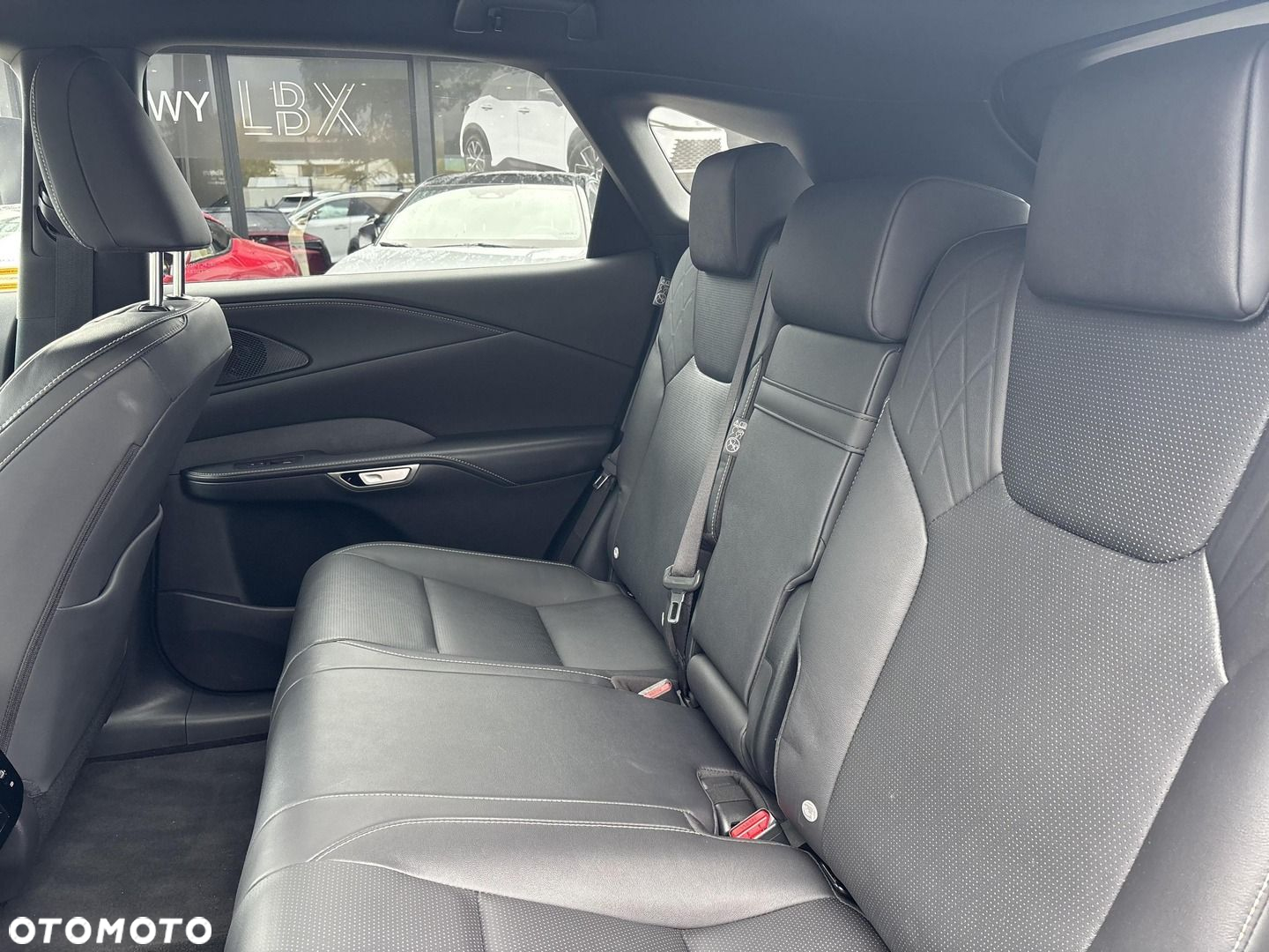Lexus RX 350h F Sport Design - 23