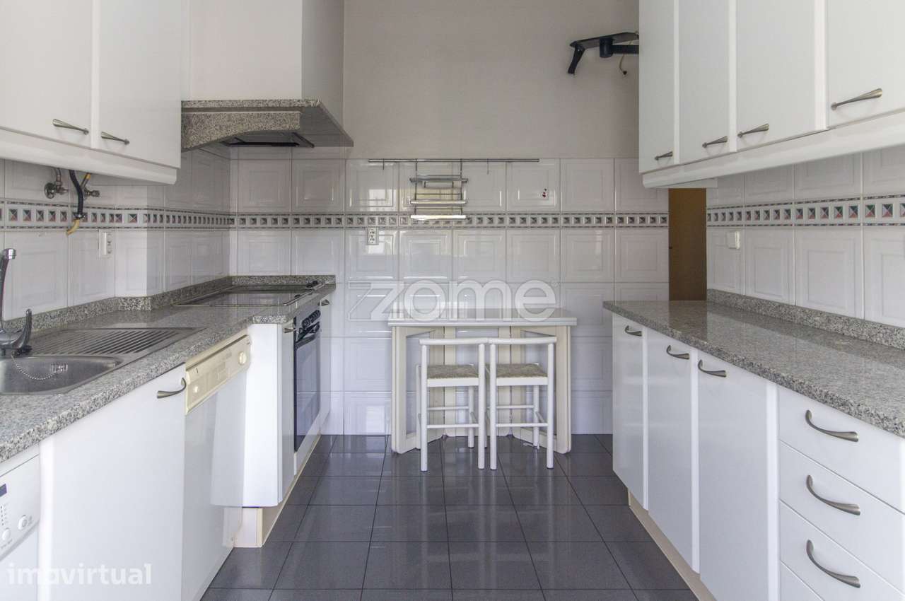 Apartamento T3 com garagem e sótão no Centro de Braga!!!! - Grande imagem: 4/28