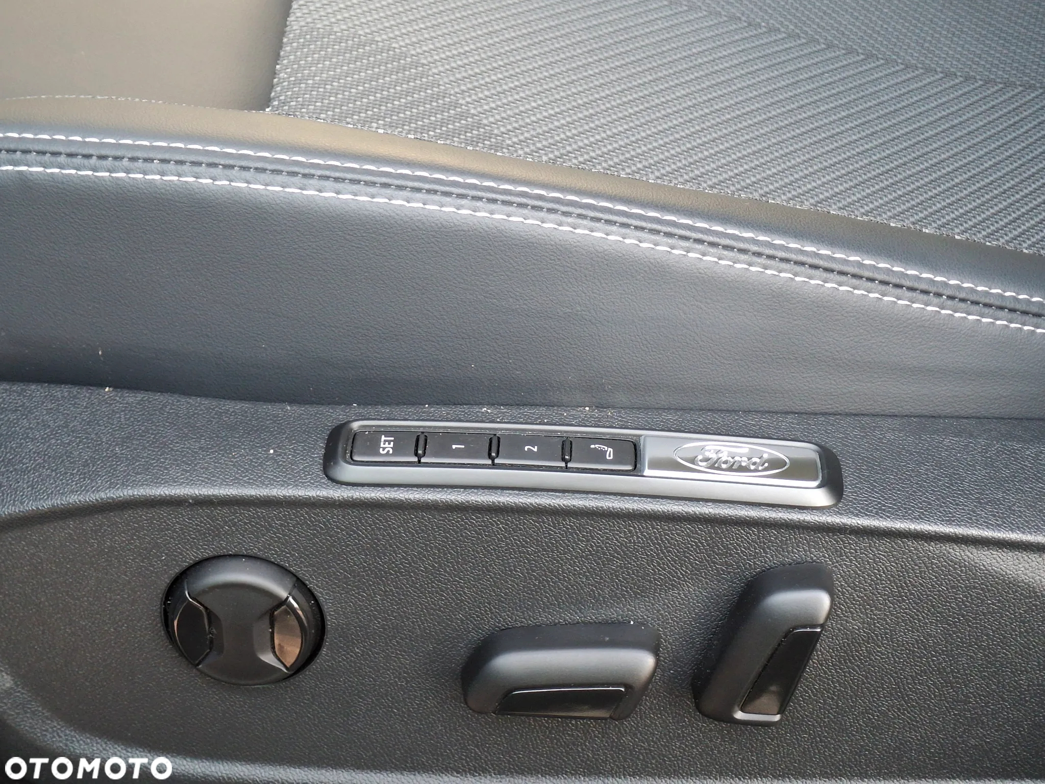 Ford Explorer 77kWh RWD - 12