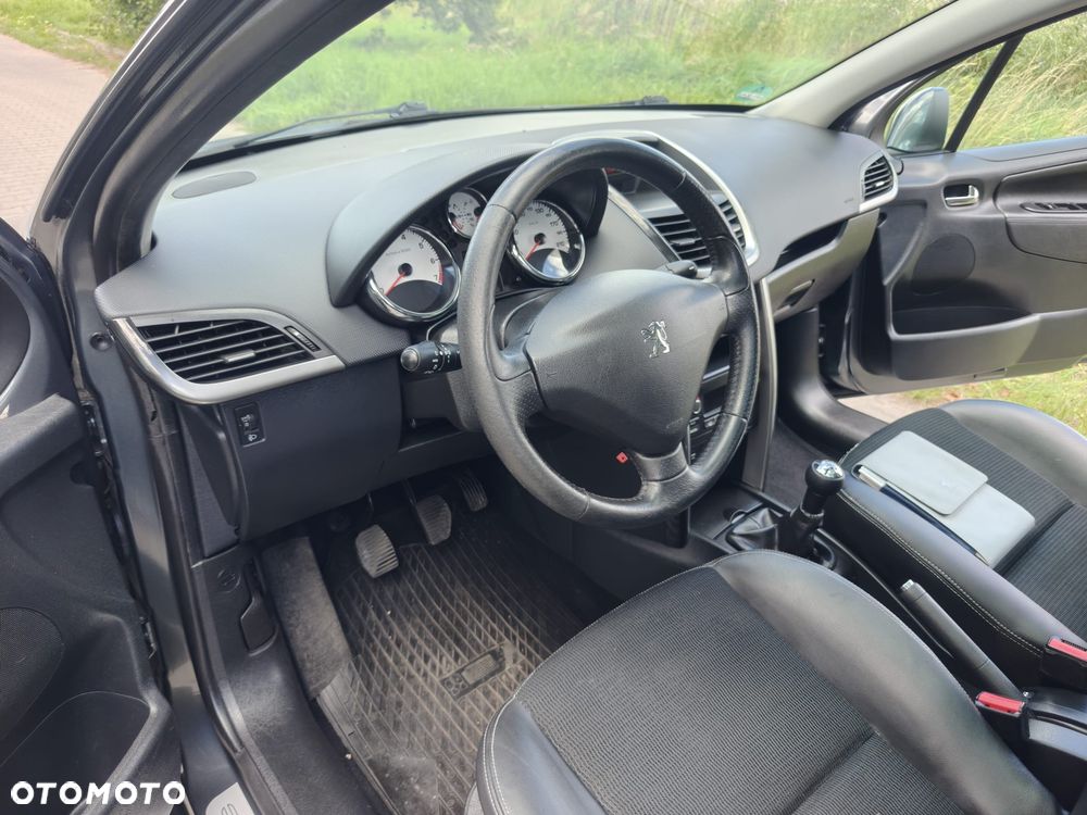 Peugeot 207 - 10