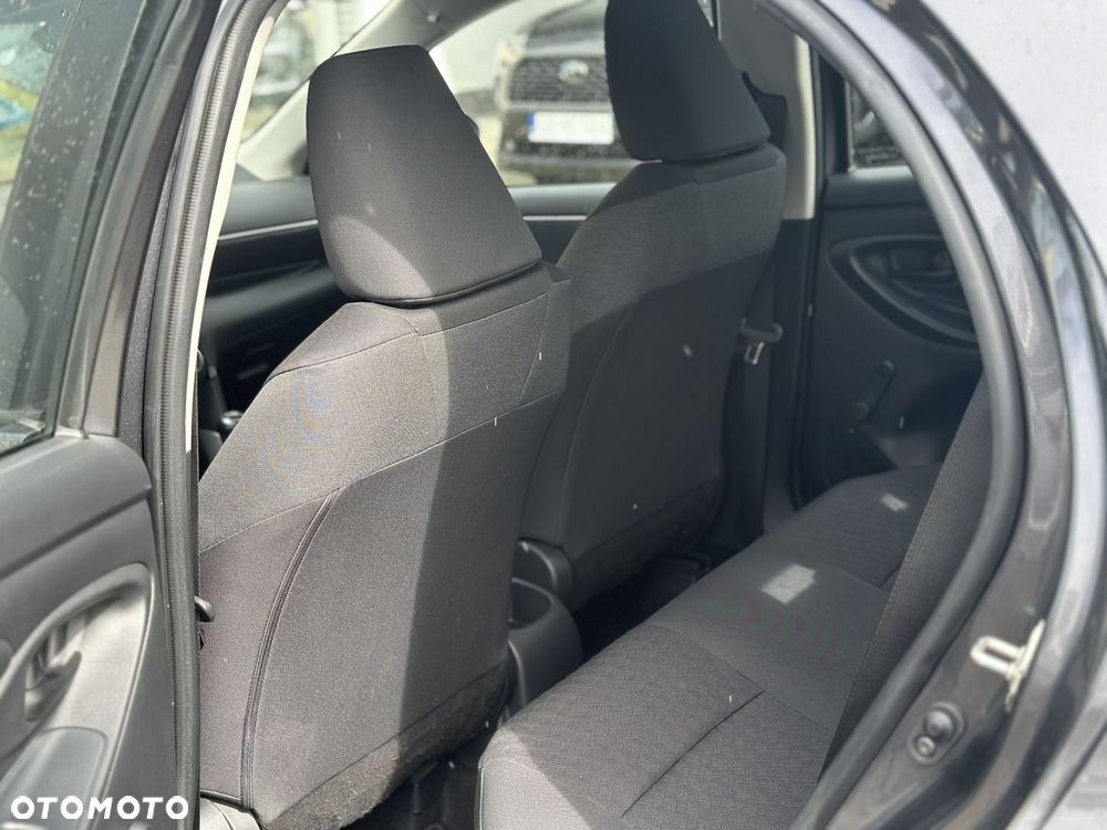 Toyota Yaris - 12