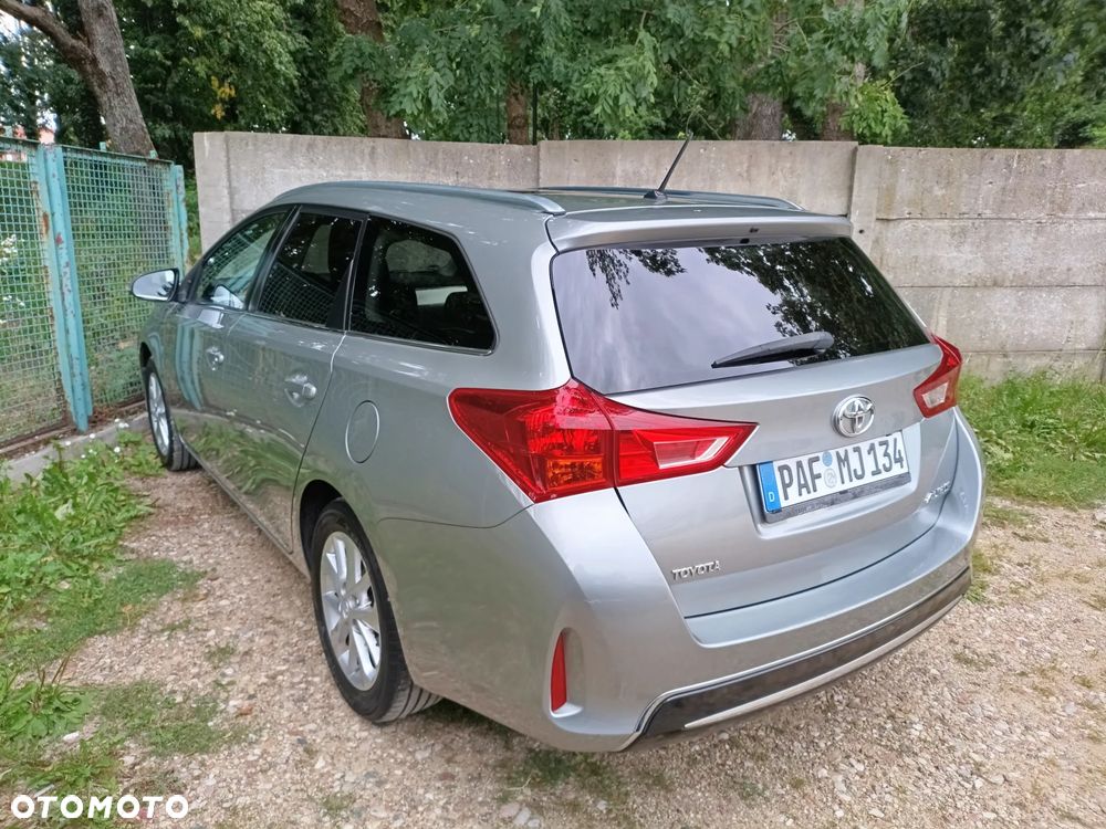 Toyota Auris 1.6 Luna - 16