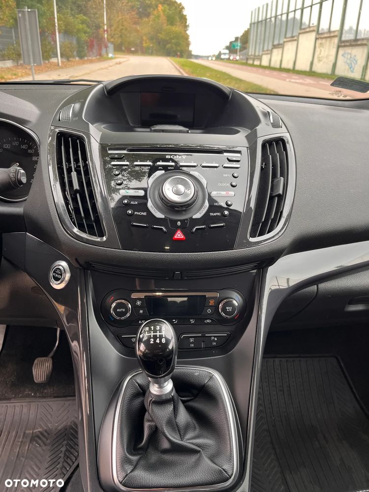 Ford Kuga - 12