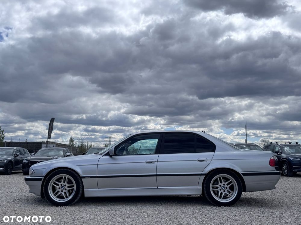 BMW Seria 7 - 8