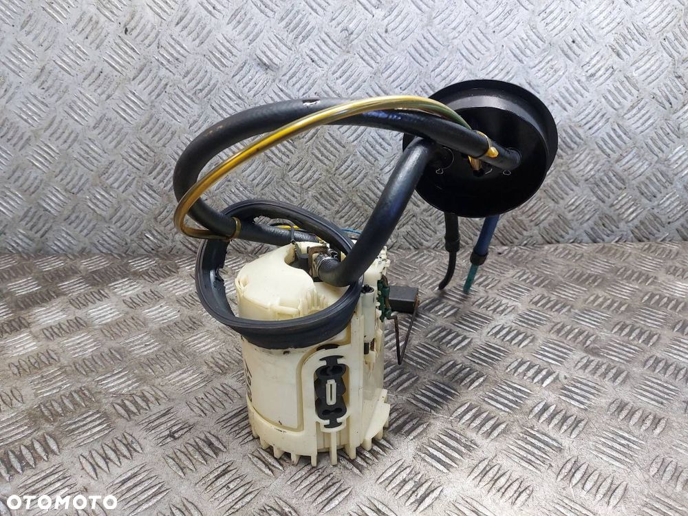 POMPKA PALIWA + PŁYWAK VOLKSWAGEN PASSAT B3 1.8 8V 333919051F - 1