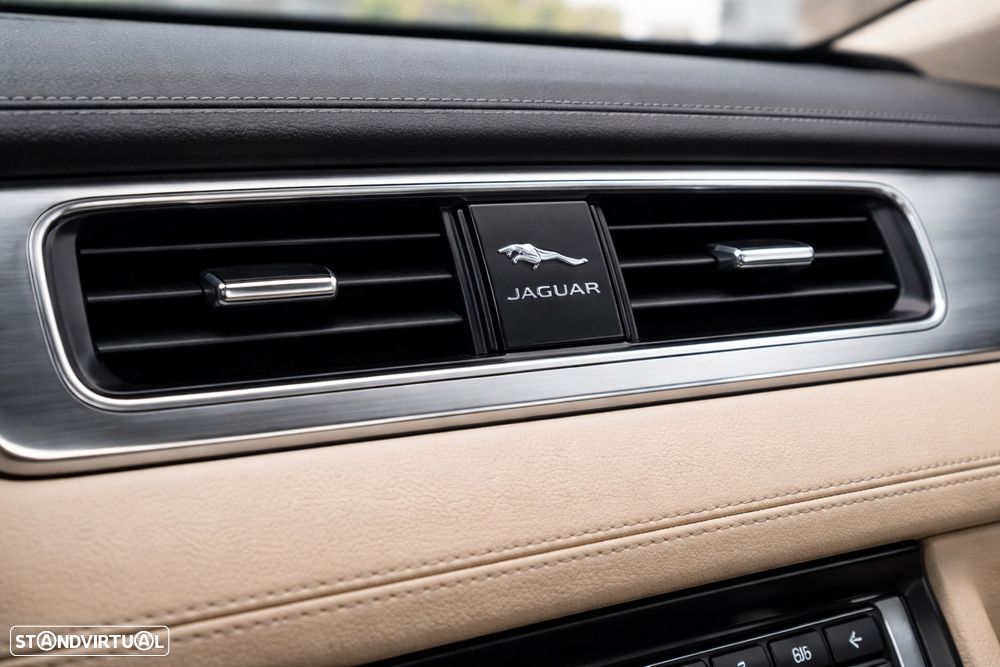 Jaguar XE 20d Aut. Prestige - 28