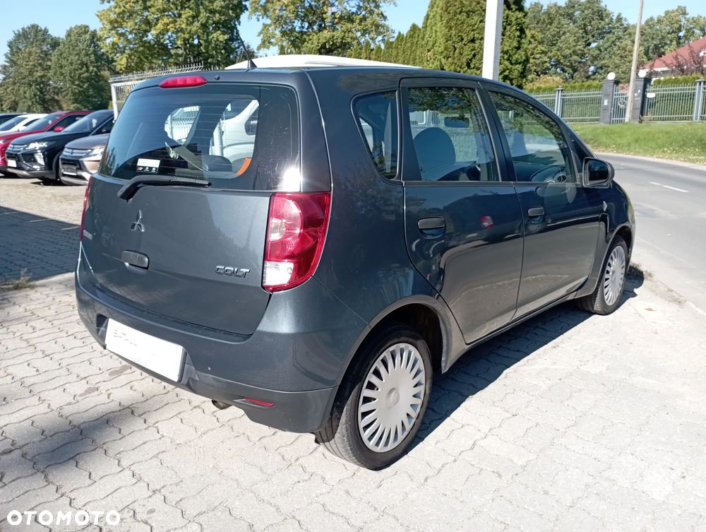 Mitsubishi Colt - 17