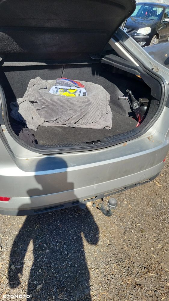 Ford Mondeo 2.0 Ambiente - 9