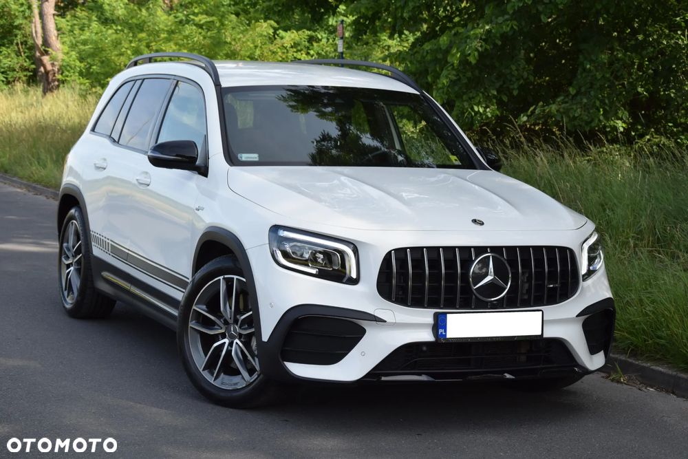 Mercedes-Benz GLB - 1