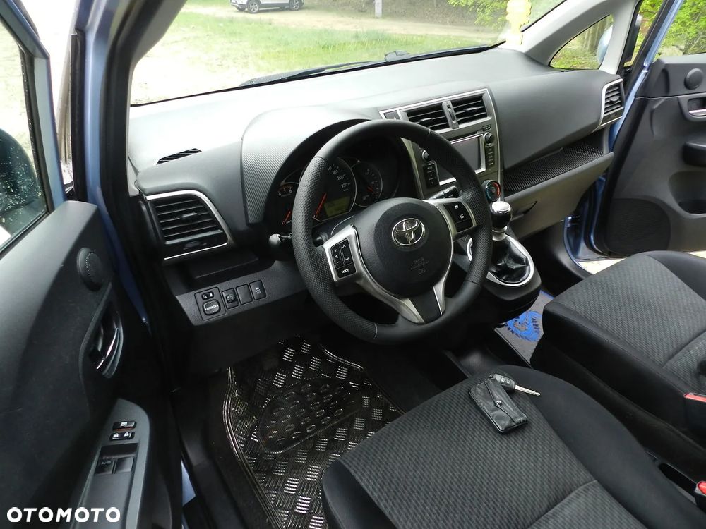 Toyota Verso S - 19