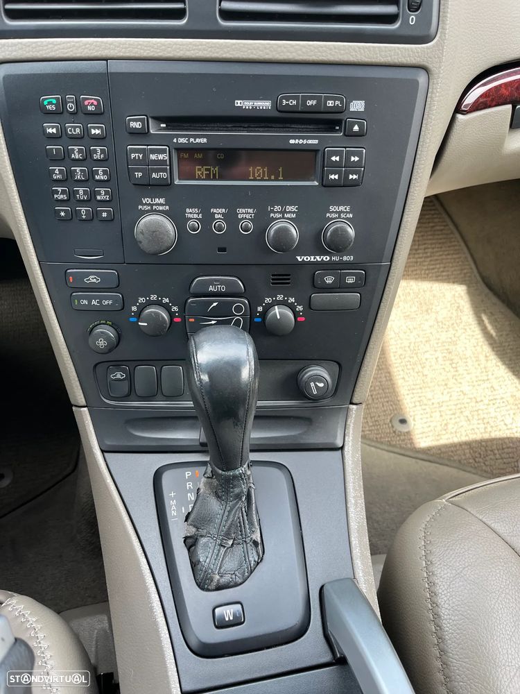 Volvo XC 70 D5 Nivel 2 Auto. - 19