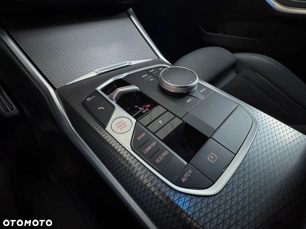 BMW Seria 3 320d xDrive M Sport Shadow - 26
