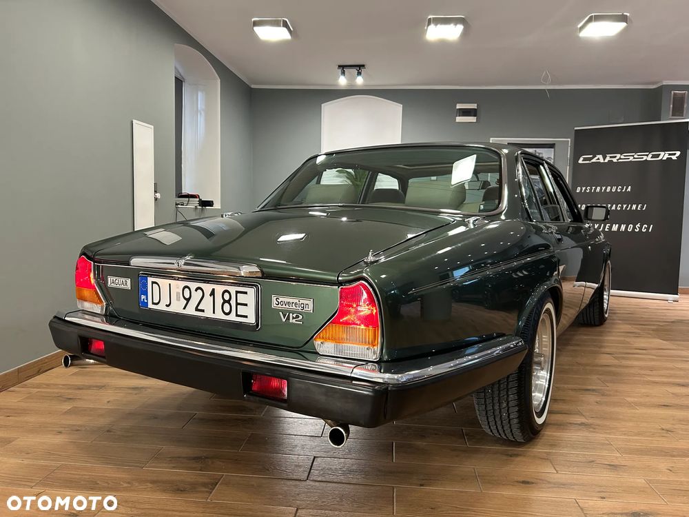 Jaguar XJ - 16