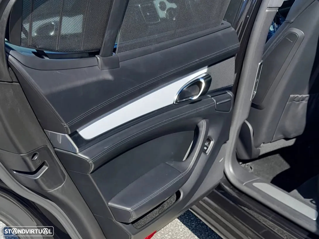 Porsche Panamera Turbo PDK - 30