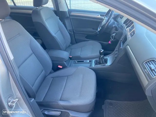 VW Golf Variant 1.6 TDi GPS Edition - 17