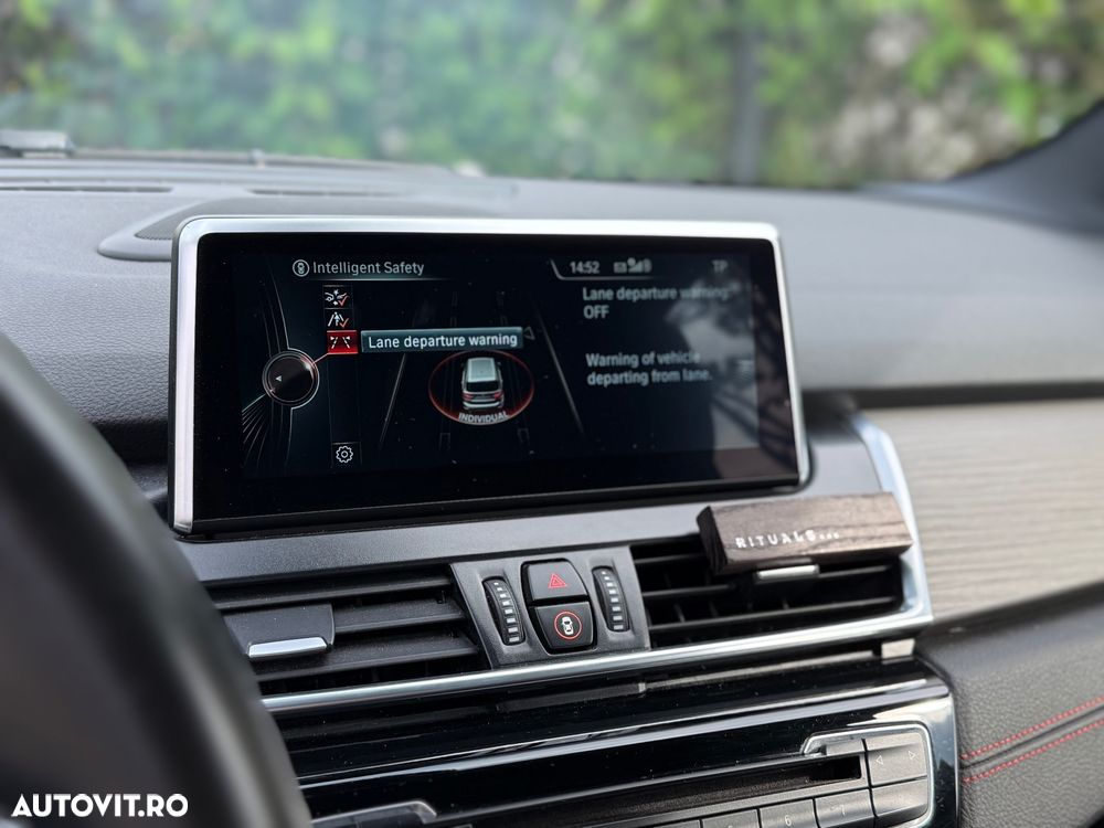 BMW Seria 2 218d - 33