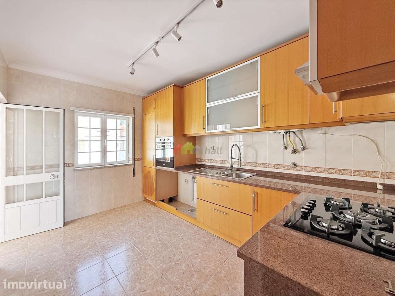 Moradia T3+1 em Vila Nogueira de Azeitão com Quintal e Cave - Azeitão - Grande imagem: 4/39