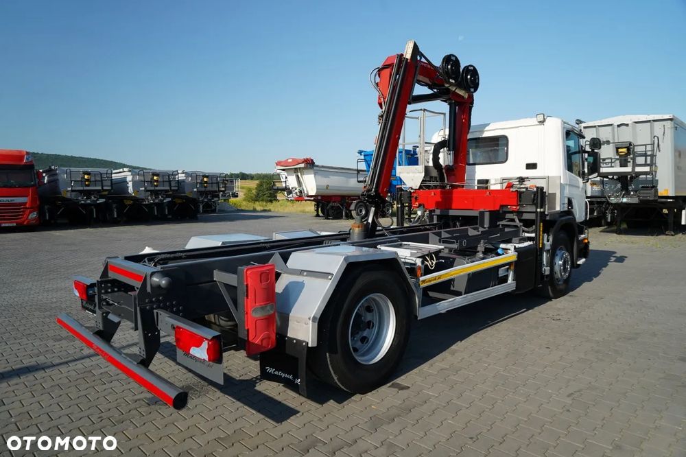 Scania P 280 / SIŁOWNIK DO WYWROTU / + HDS HMF 635 / UDŹWIG 1 500 KG / MAX WYSÓW 7 M / STEROWANIE RADIOWE / EURO 6 - 12