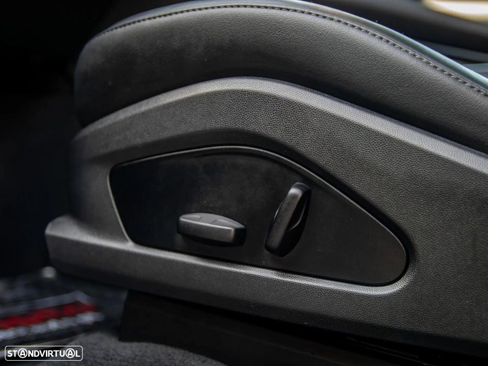 Porsche Macan Electric - 44