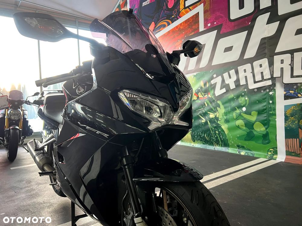 Honda VFR - 6