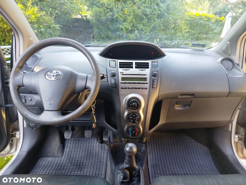 Toyota Yaris 1.0 Luna A/C - 22