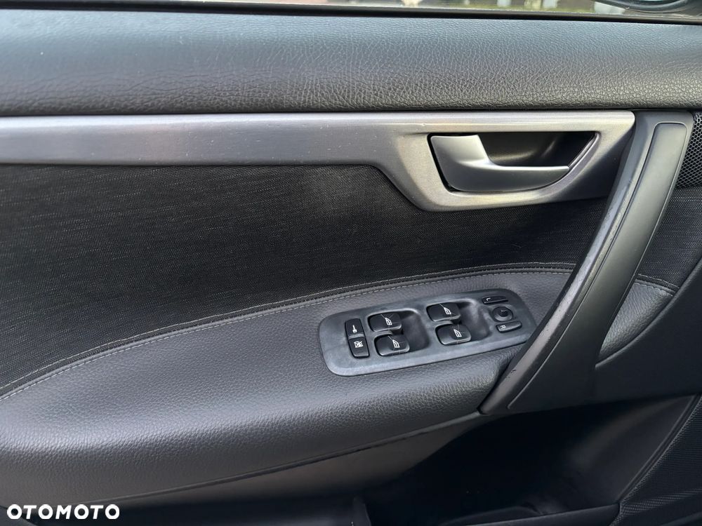 Volvo V70 2.4 Momentum - 23