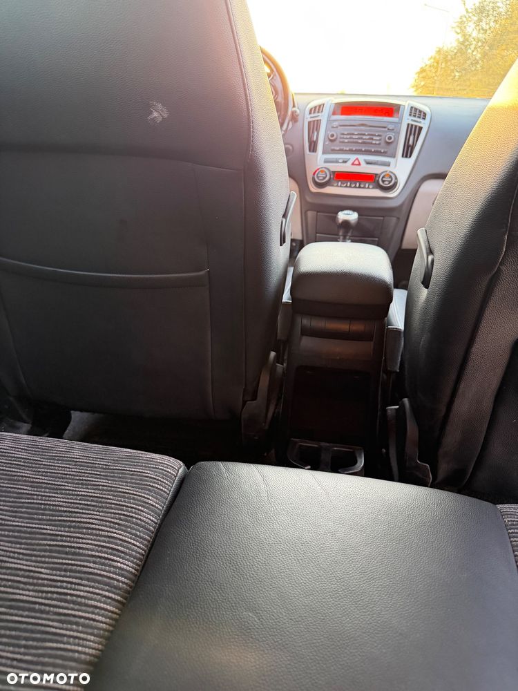 Kia Ceed 2.0 crdi Optimum + - 15