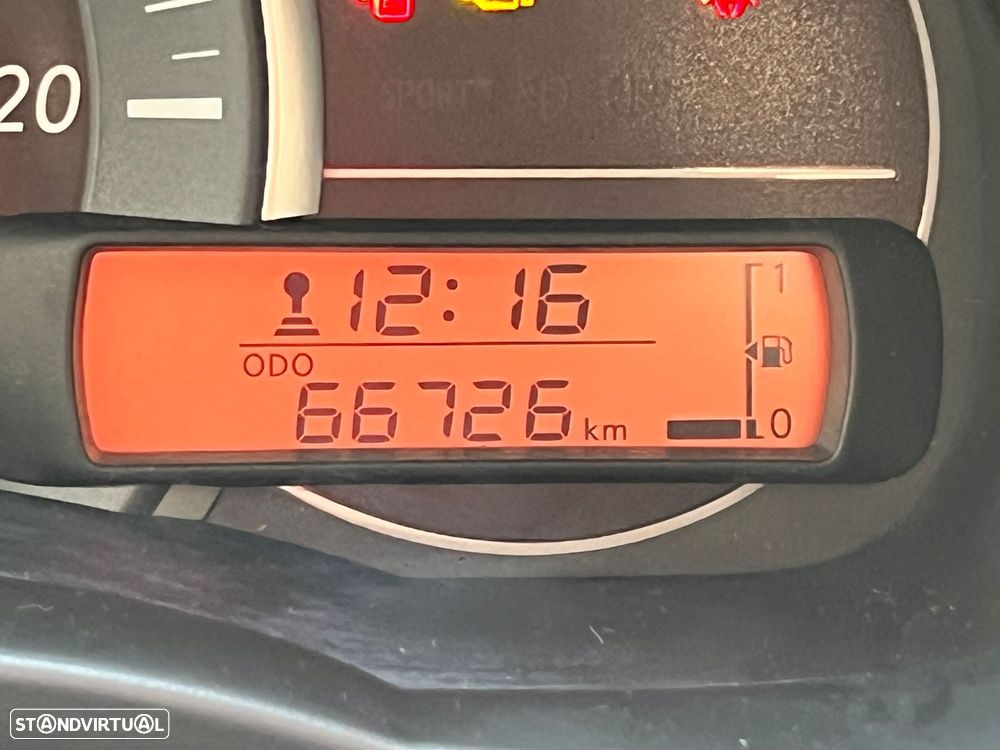 Nissan Micra 1.2 Tekna - 4