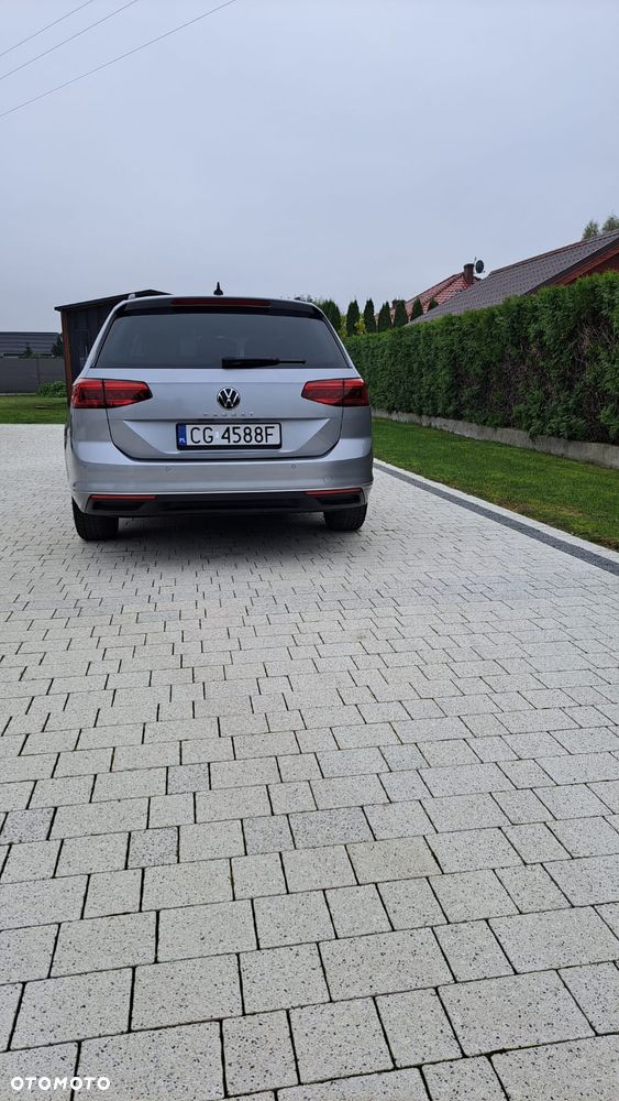 Volkswagen Passat - 4