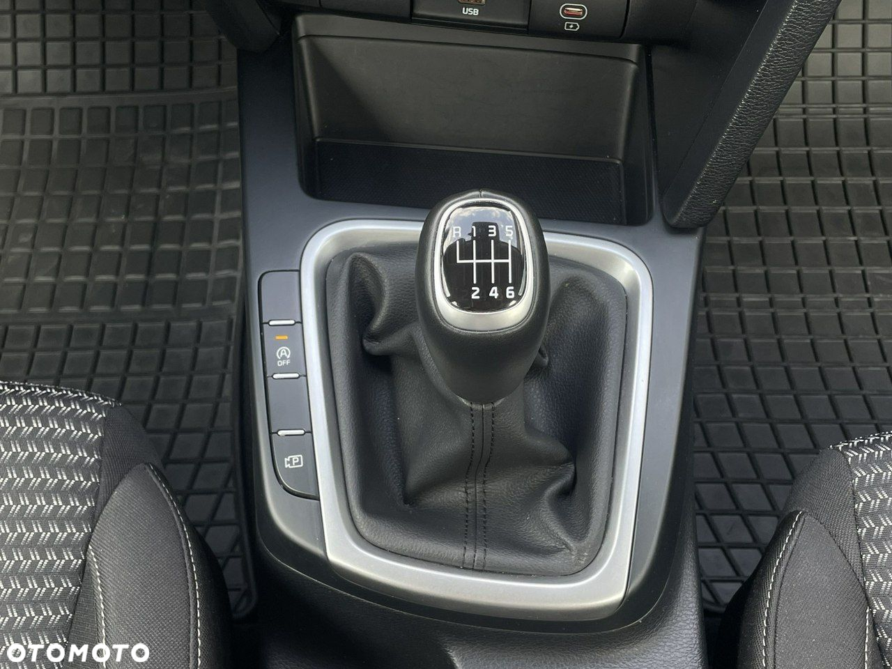 Kia Ceed - 17