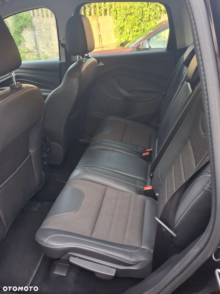 Ford Kuga 1.5 EcoBoost 2x4 Titanium - 12