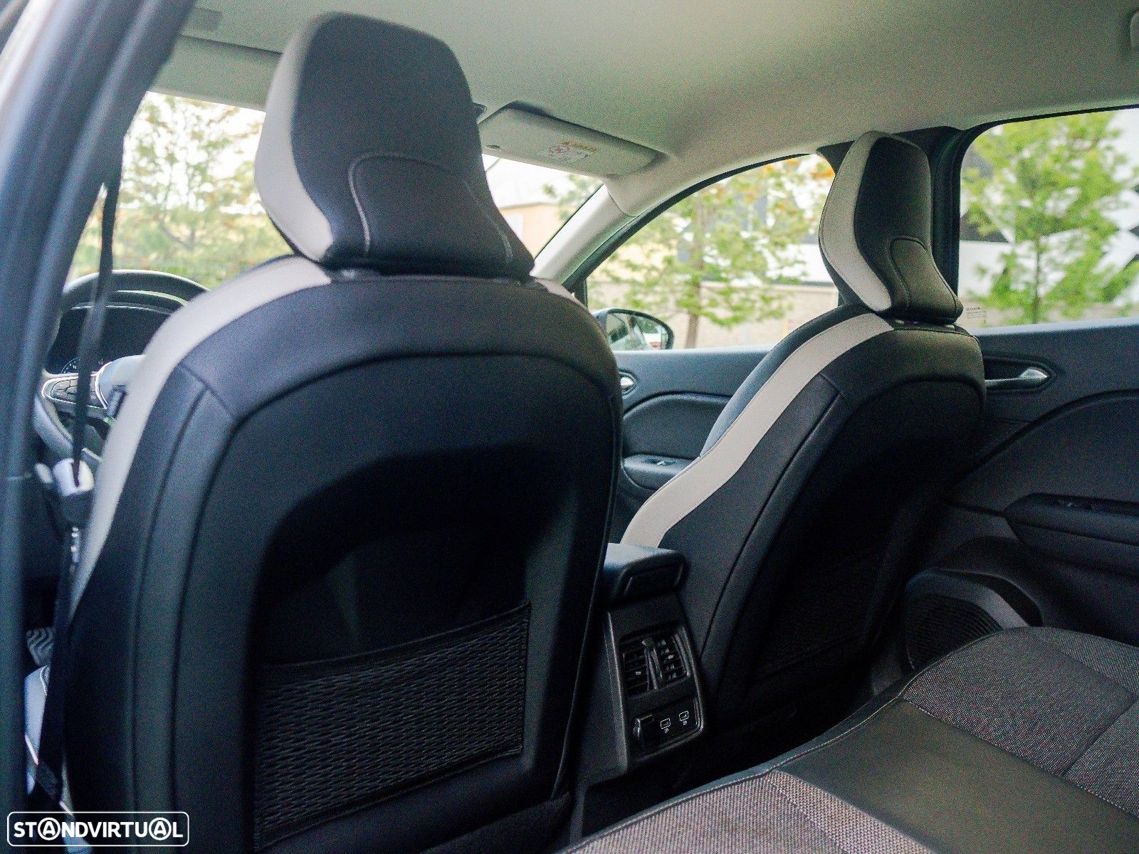 Renault Captur - 24