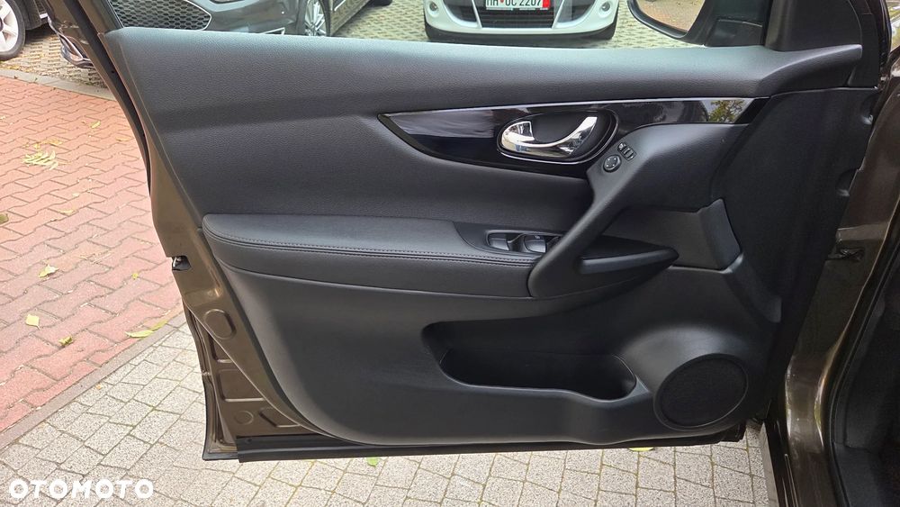 Nissan Qashqai 1.6 DIG-T N-Connecta - 22