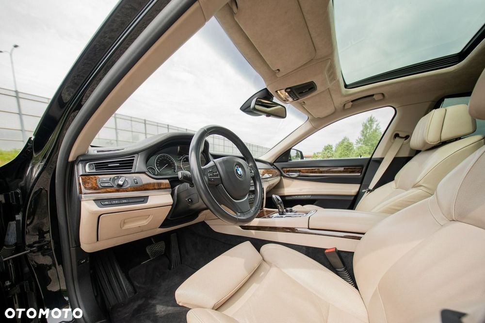 BMW Seria 7 - 17