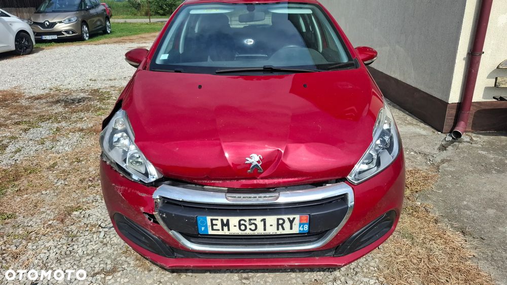 Peugeot 208 - 10
