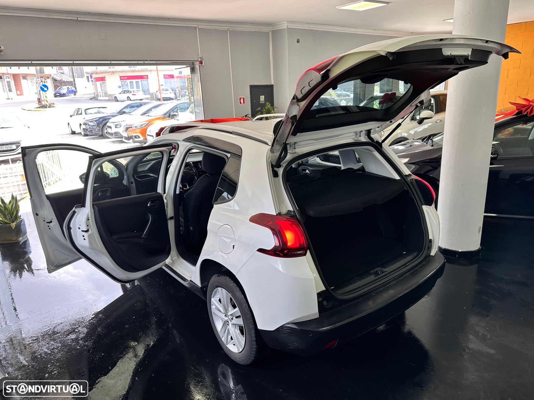 Peugeot 2008 1.2 PureTech Style - 31