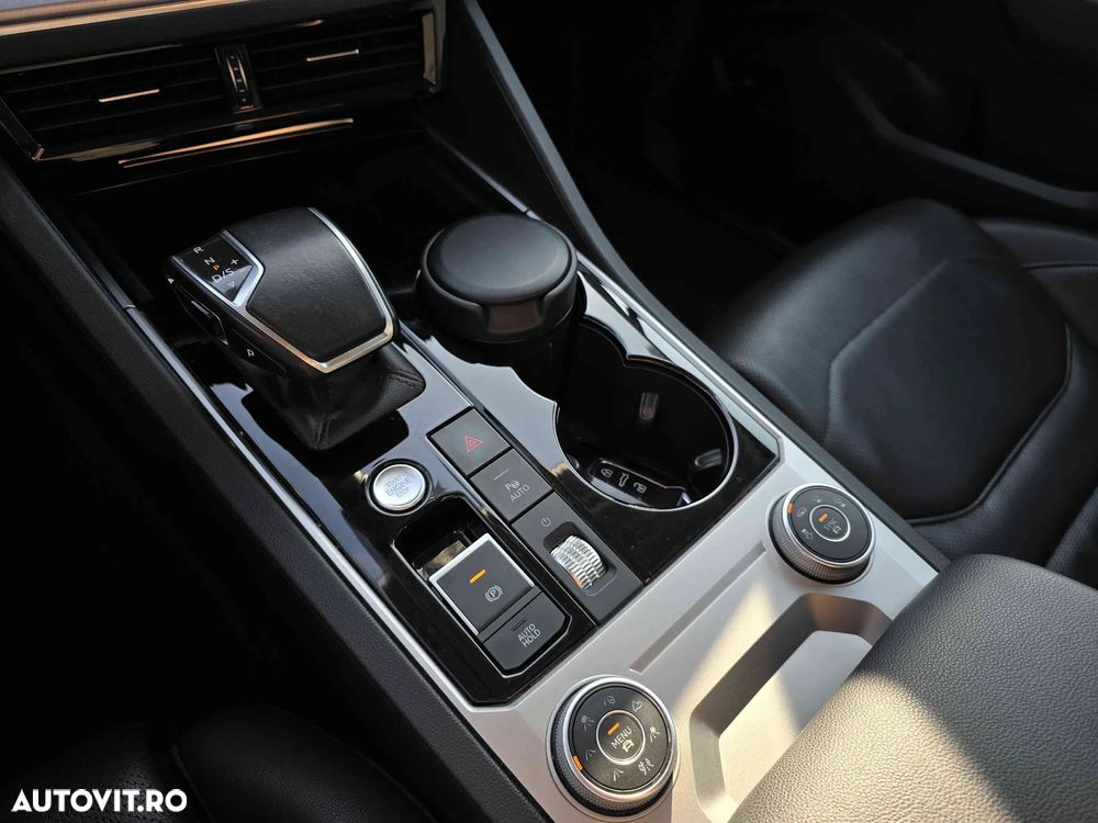 Volkswagen Touareg - 14