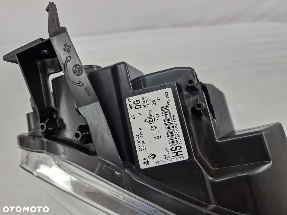 RENAULT TWINGO 3 III 14- PRAWA LAMPA PRZEDNIA PRZÓD , NR 260105419R , NR AUKCJI LA202 - 11