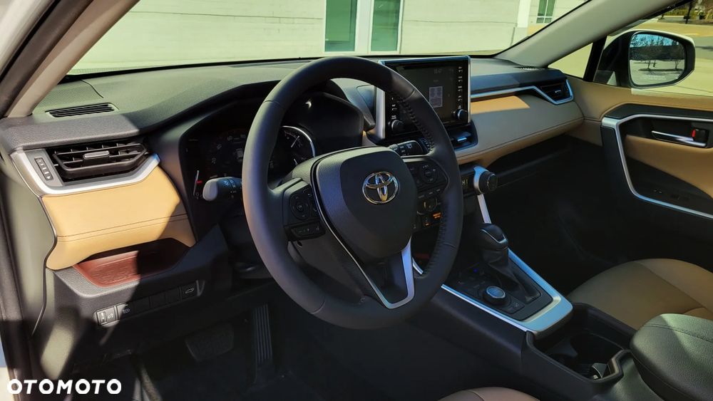 Toyota RAV4 2.5 XLE - 15