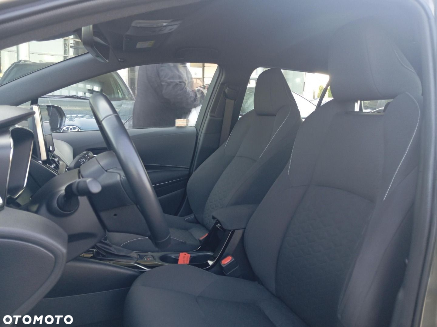 Toyota Corolla 1.8 Hybrid Comfort - 19