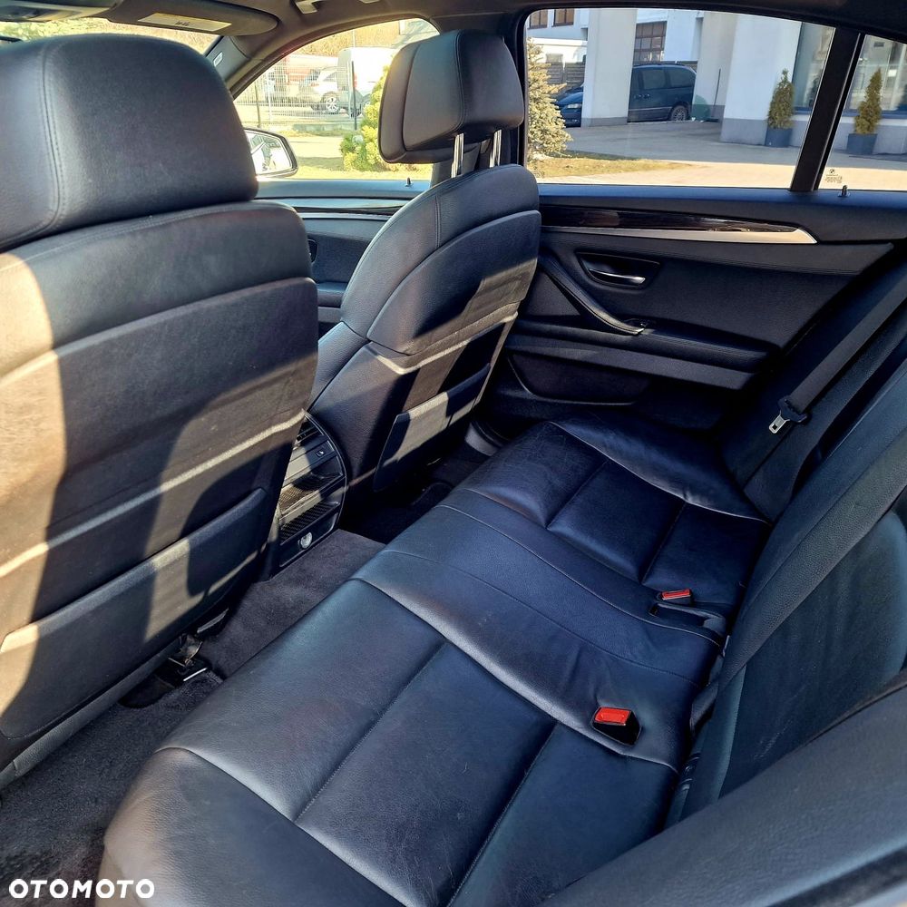 BMW Seria 5 528i xDrive Sport-Aut Luxury Line - 8