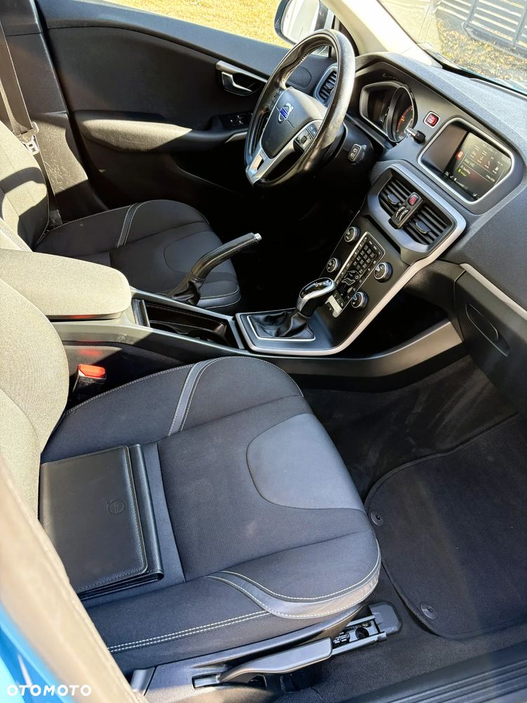 Volvo V40 D4 Geartronic RDesign - 21