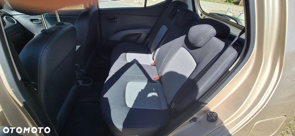 Hyundai i10 1.1 Classic - 12