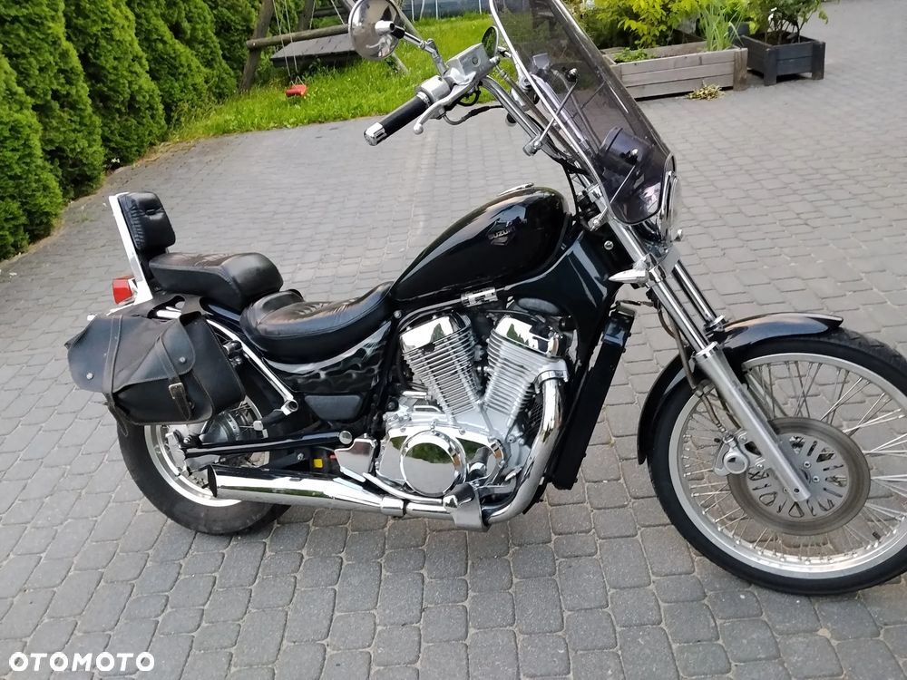 Suzuki Intruder - 6