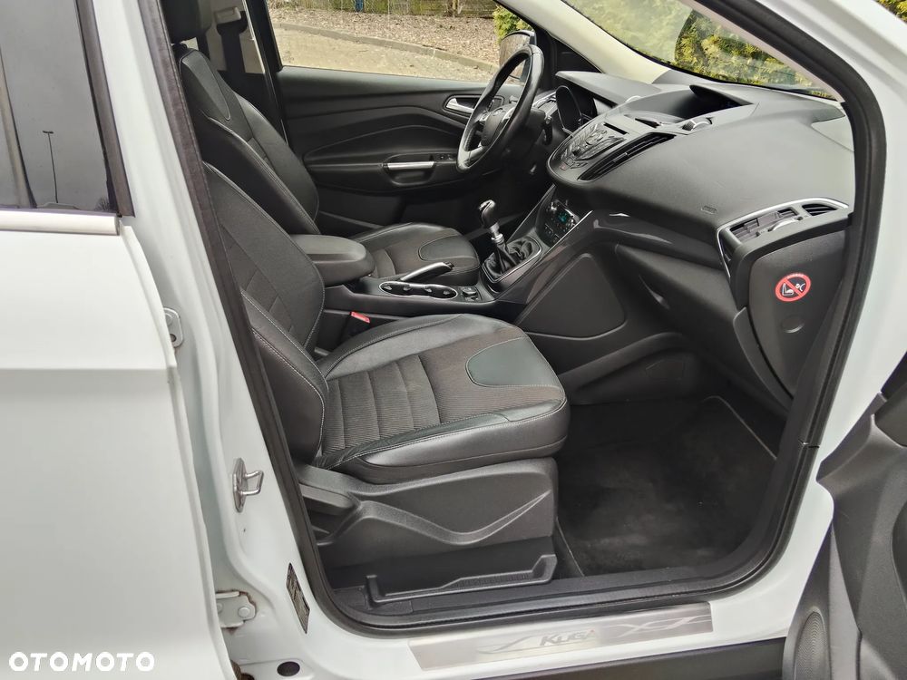 Ford Kuga 1.6 EcoBoost 2x4 Titanium - 7