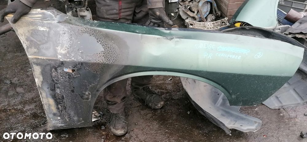 DODGE CHALLENGER 13r BŁOTNIK PRAWY PRZÓD - 1